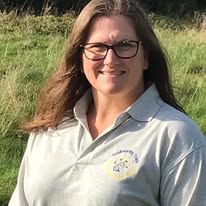 Llyn Andrews - Professional Dog Walker and Trainer